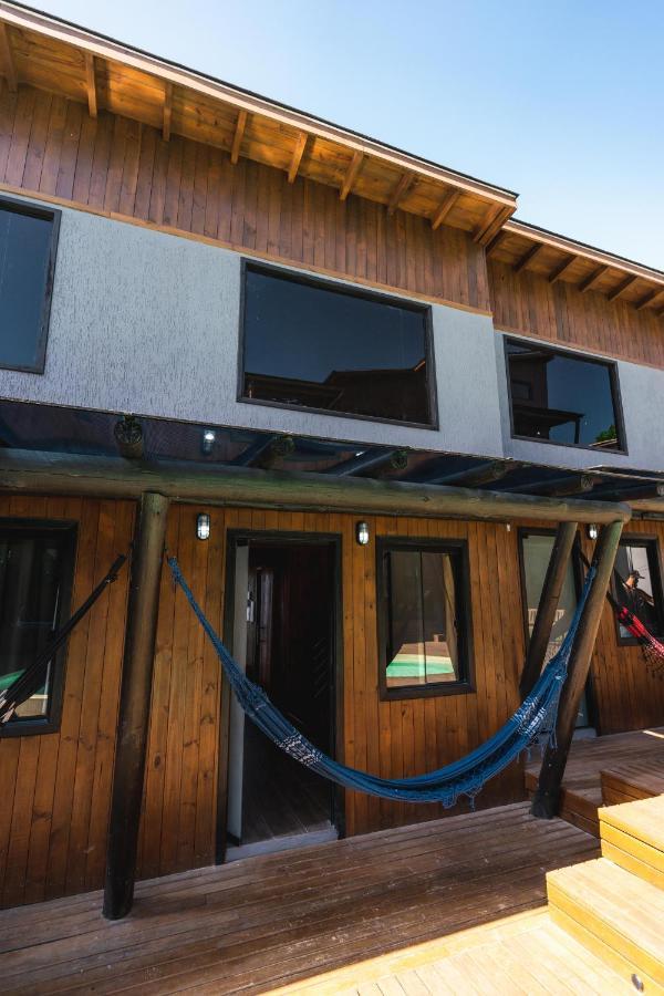Mentawai Lofts Praia Do Rosa インビトゥバ エクステリア 写真
