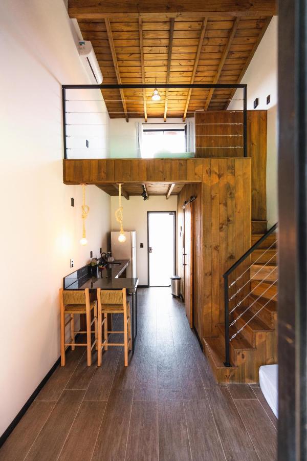Mentawai Lofts Praia Do Rosa インビトゥバ エクステリア 写真